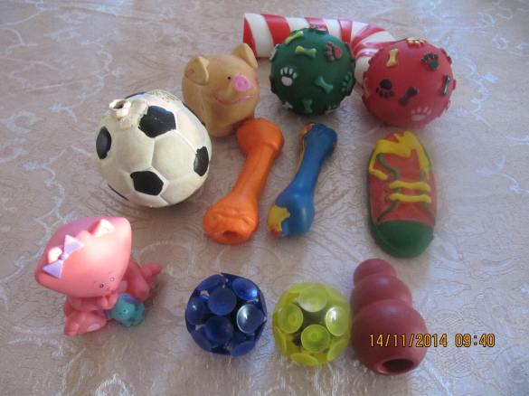 soft vinyl squeaky toys, please leave for cats and dogs